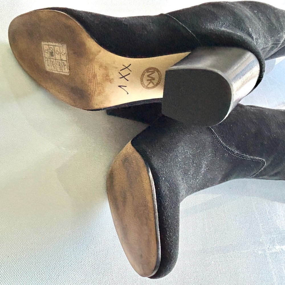 Michael Kors Black Suede Knee-High Boots Size 7M Block Heel Chic - Picture 8 of 12
